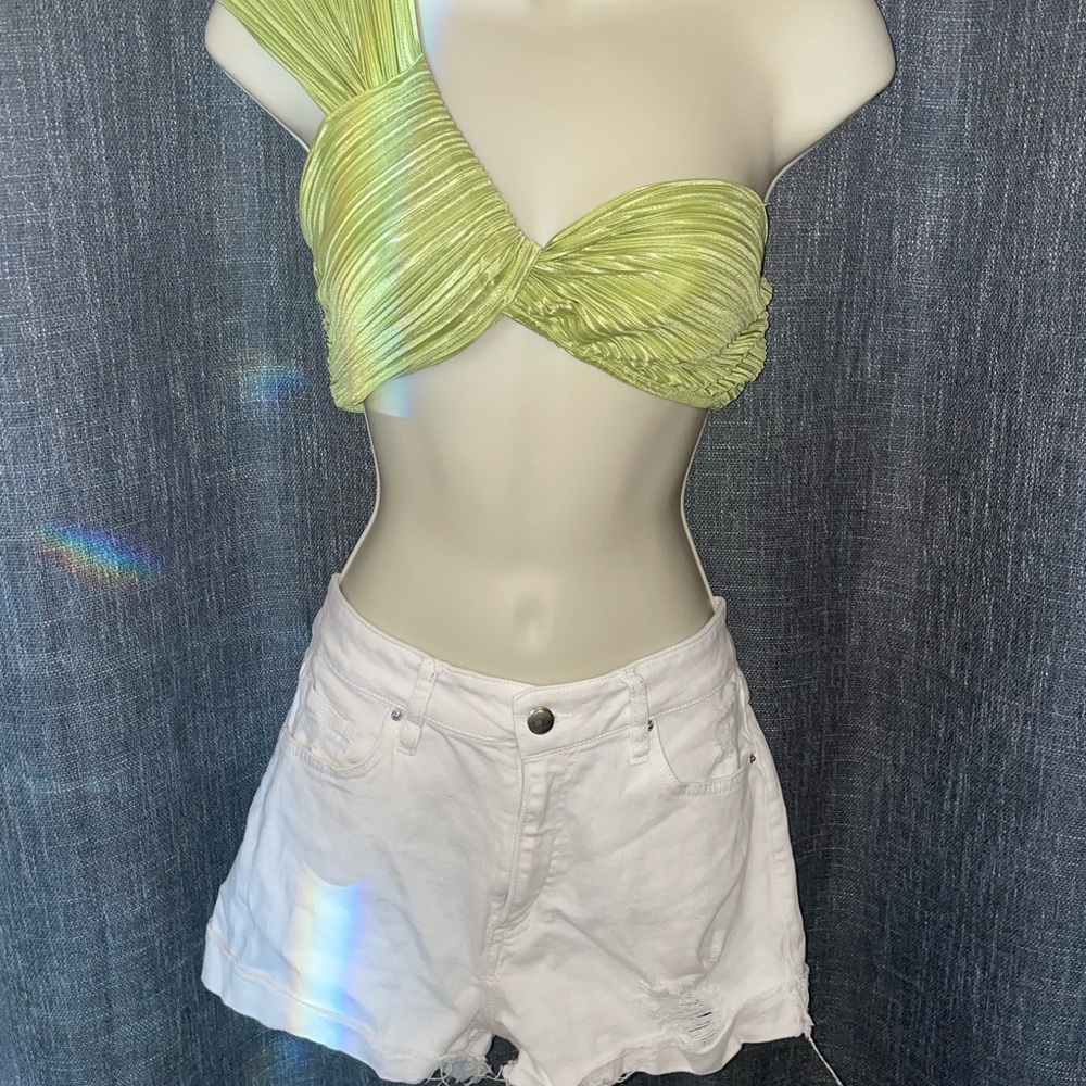 H&M White Distressed Denim Shorts - Picture 3 of 3